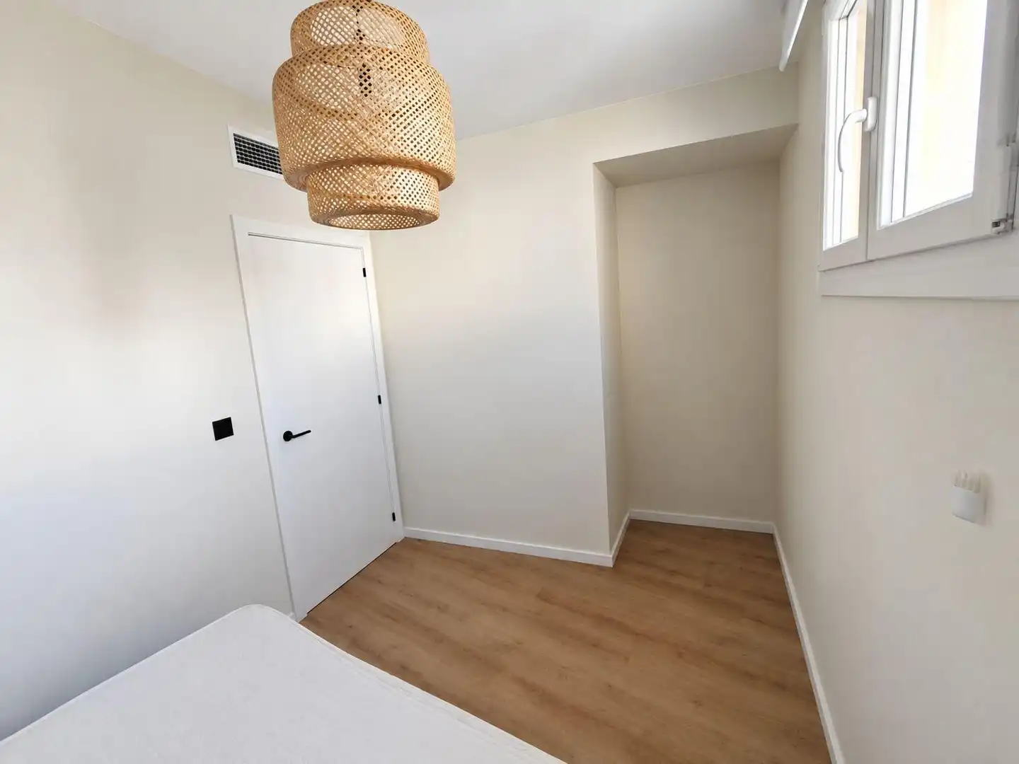 Attic for rent in Calle del Conde de Aranda, 45, Paseo Independencia