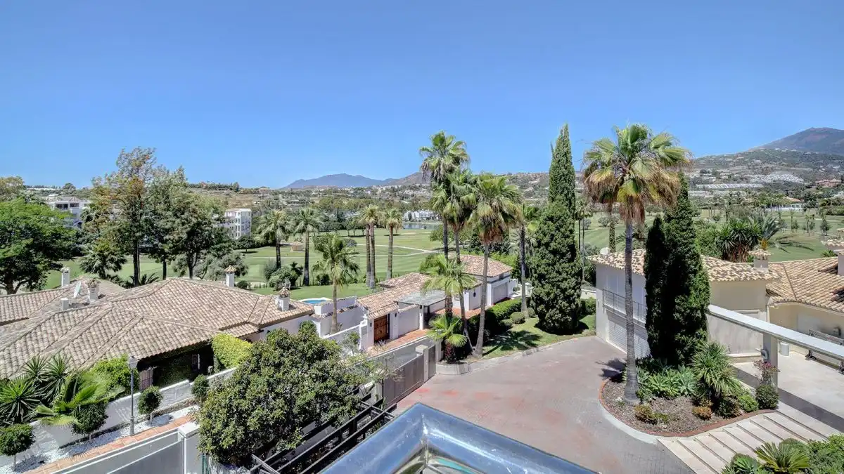 Villa mit Terrasse zum Verkauf in Nueva Andalucía, imagen 7