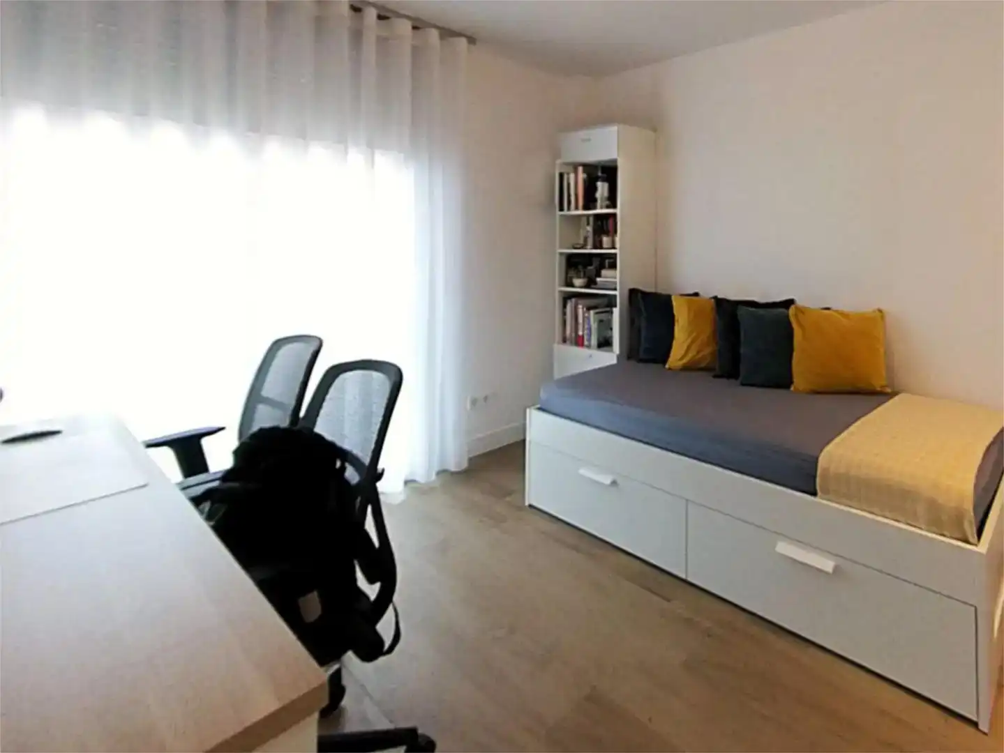 Bedroom of Flat for sale in Boadilla del Monte  with Air Conditioner, Swimming Pool and Balcony