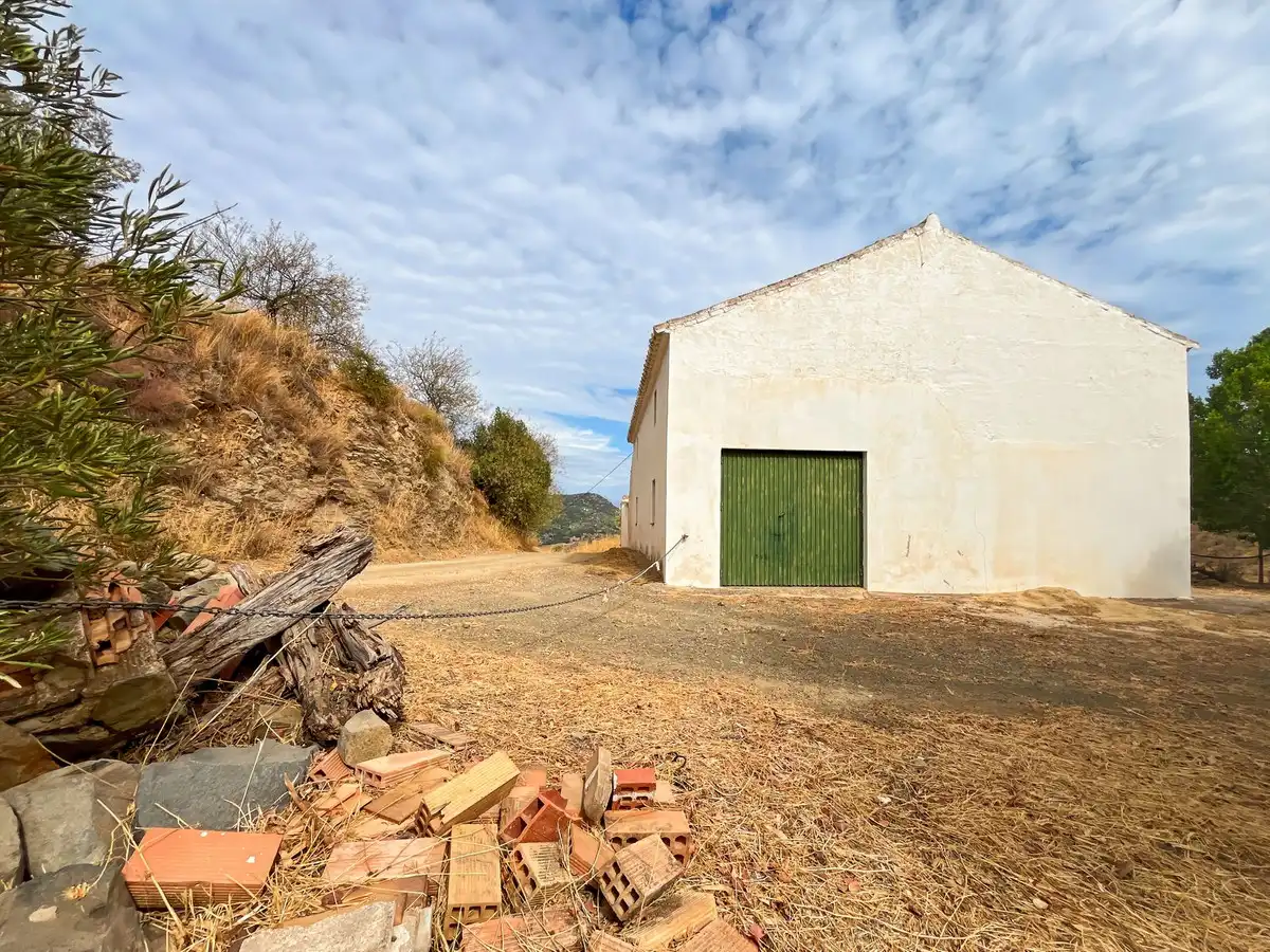 Außenansicht von Country house zum Verkauf in Málaga mit Abstellraum