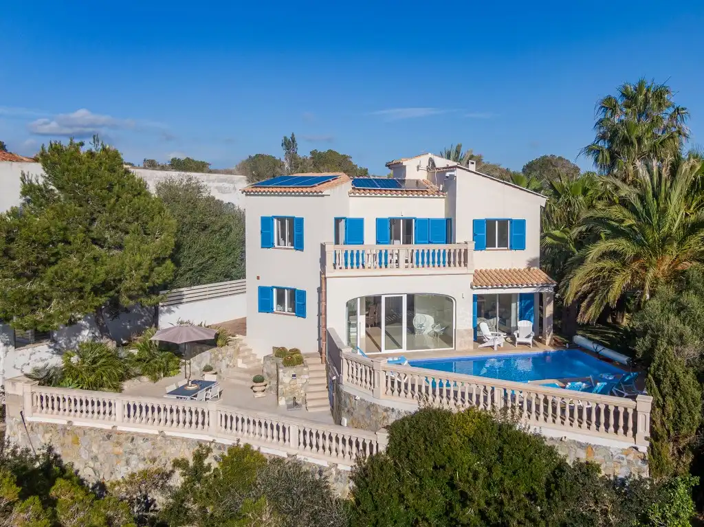 Xalet amb piscina en venda a Cala Pi - Vallgornera