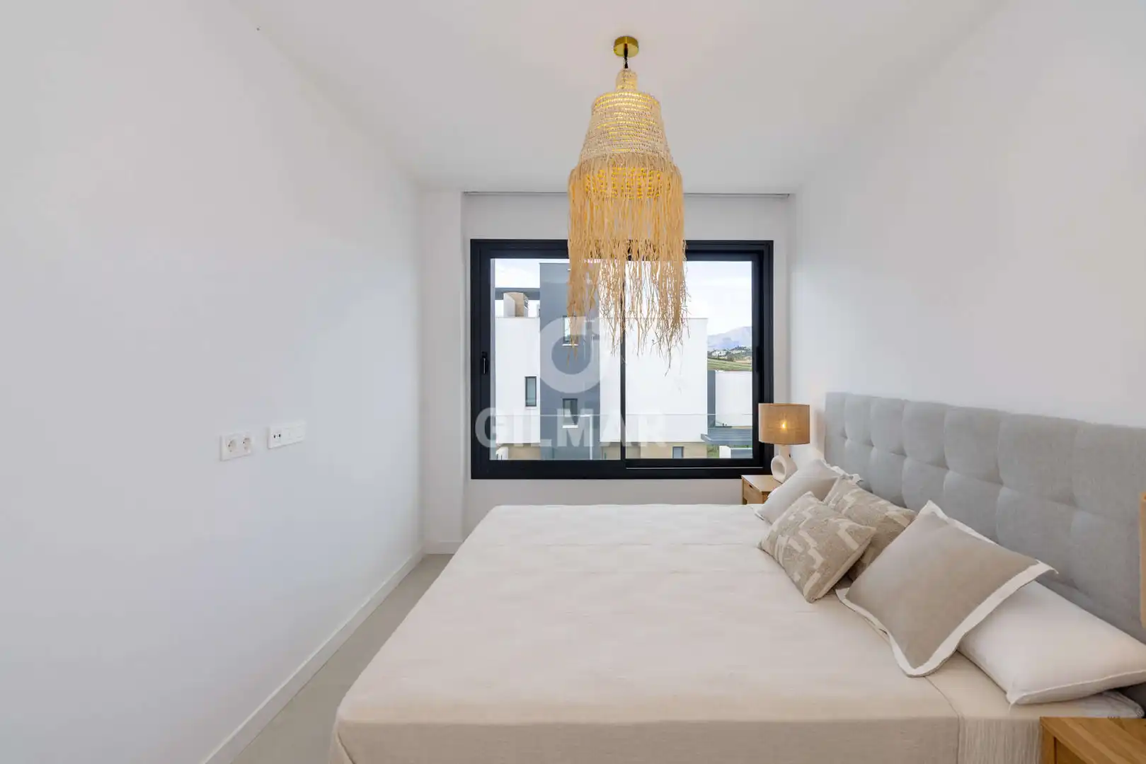 Habitación de Casa adosada en venta en Estepona con Calefacción, Jardín privado y Piscina