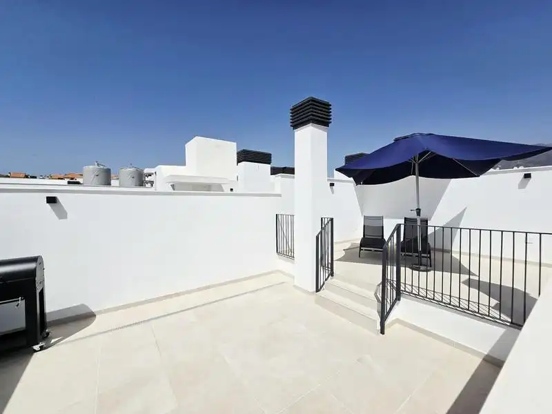 Terrassa de Àtic de lloguer en Estepona amb Aire condicionat, Terrassa i Piscina