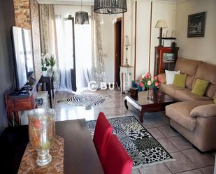 Sala d'estar de Casa adosada en venda en Aranjuez amb Terrassa i Traster