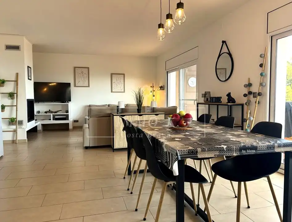 Menjador de Apartament en venda en Llançà amb Terrassa