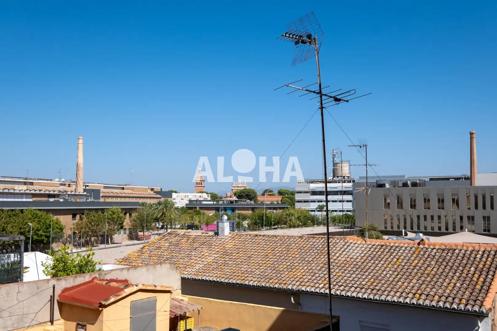 Vista exterior de Apartamento de alquiler en Alfara del Patriarca con Amueblado y Balcón