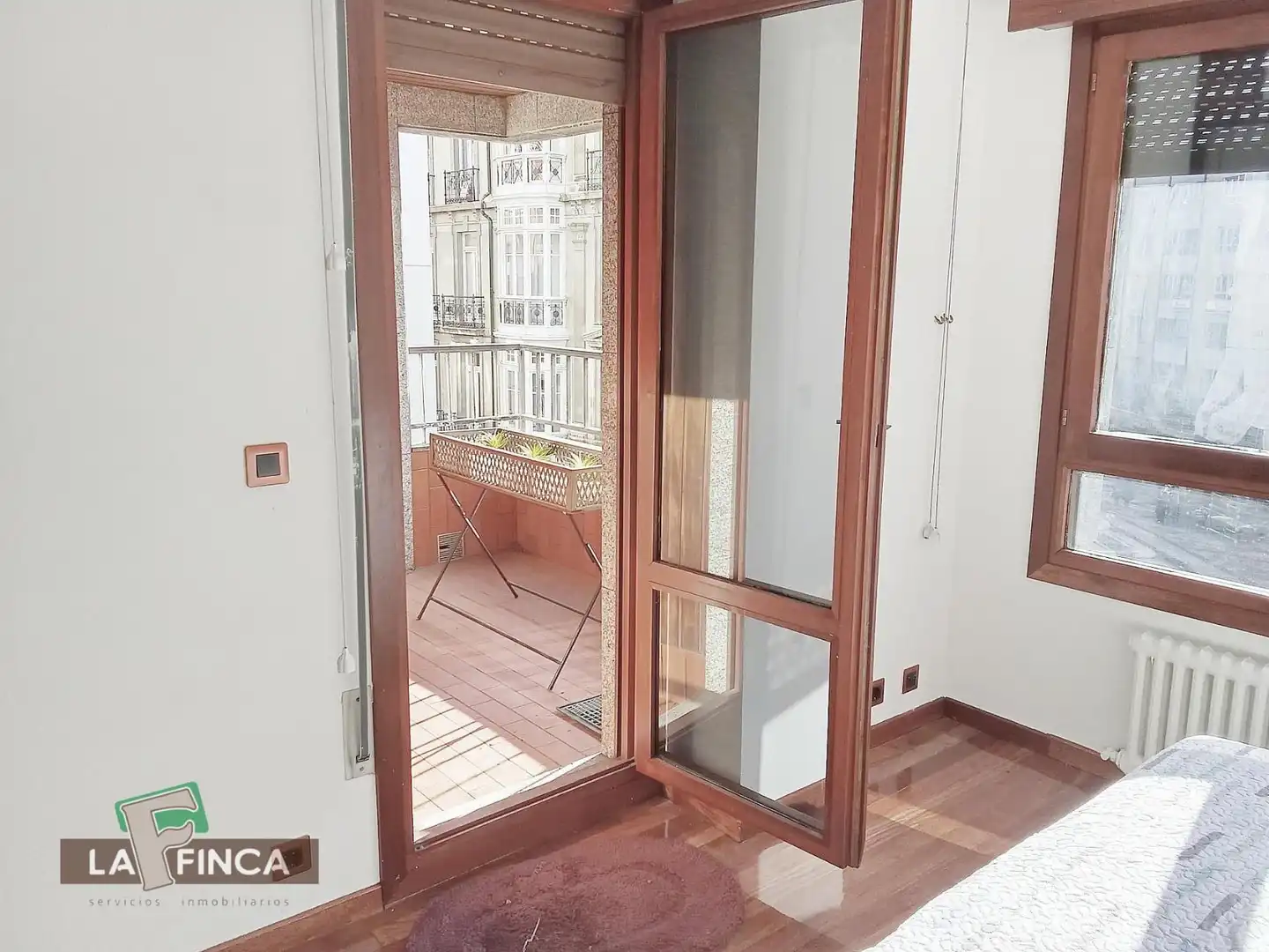 Terraza de Oficina de alquiler en Oviedo  con Calefacción y Terraza