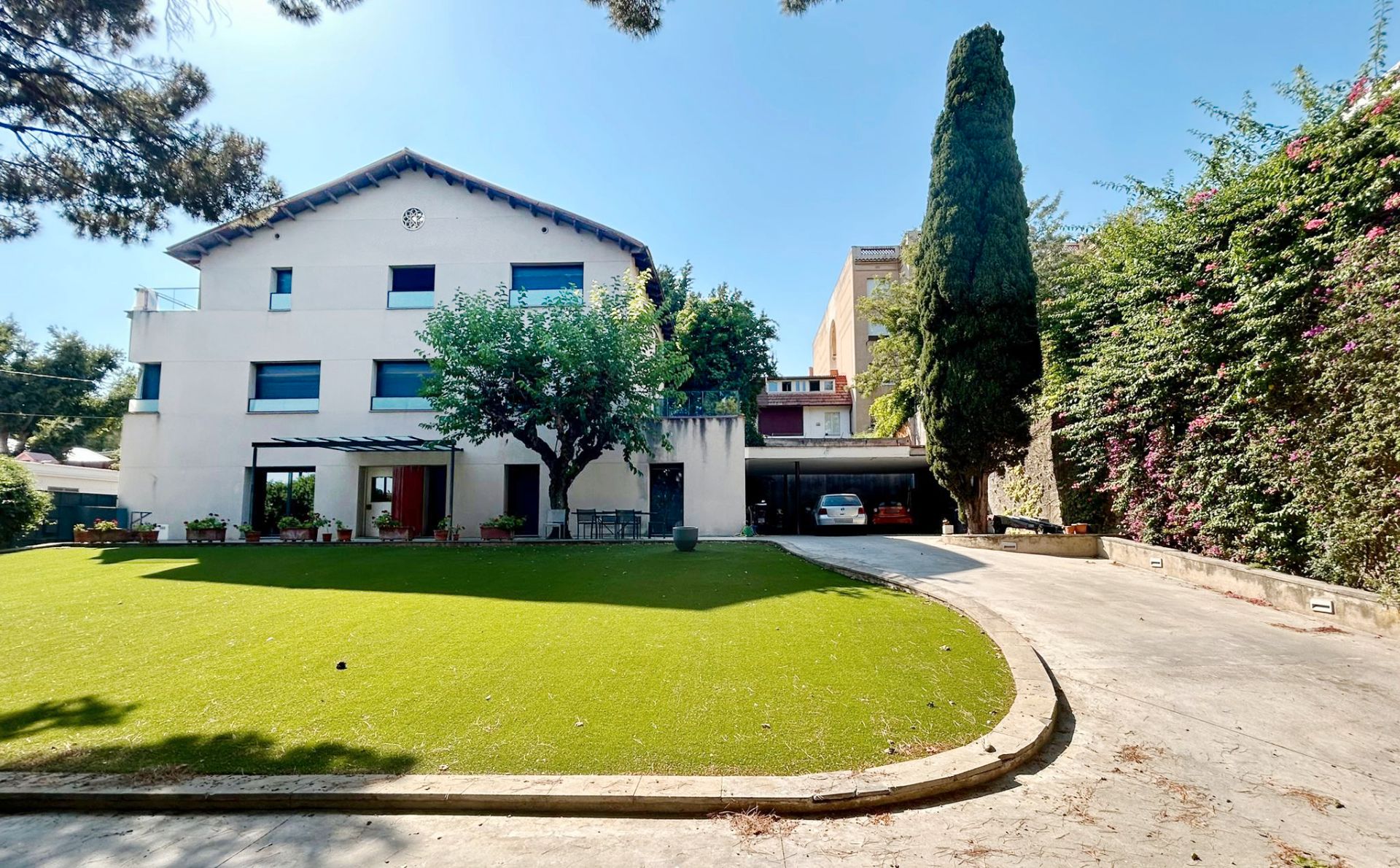 Vista exterior de Casa o xalet en venda en  Barcelona Capital amb Aire condicionat, Jardí privat i Traster