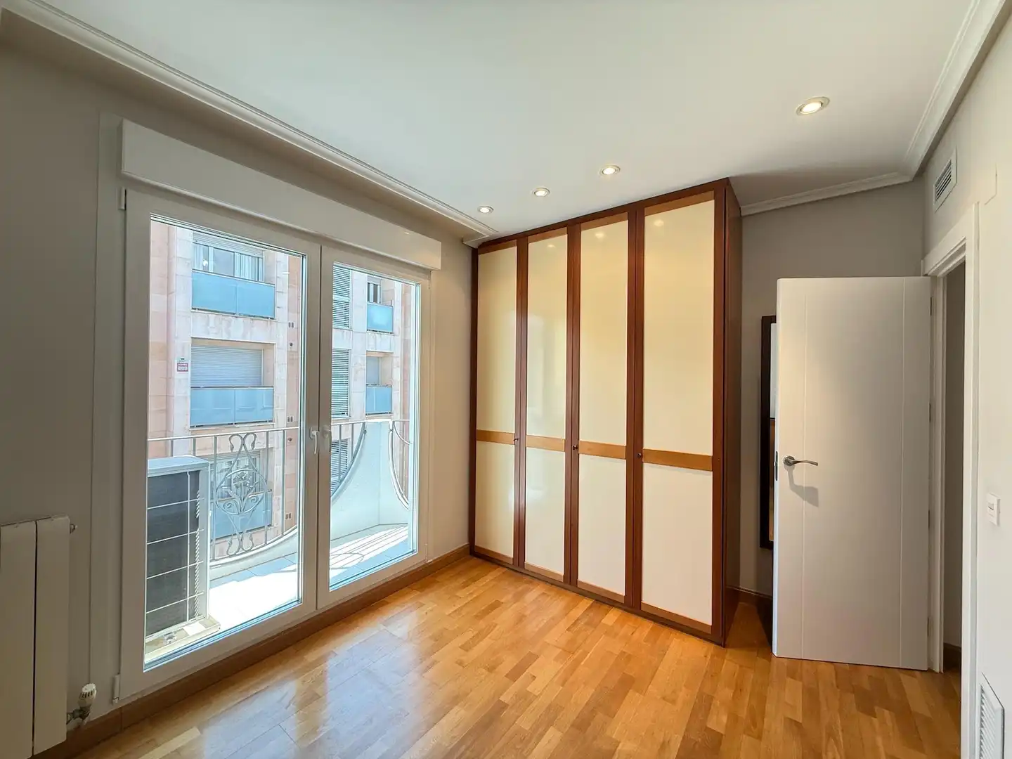 Habitación de Piso de alquiler en Zaragoza con Aire acondicionado, Calefacción y Parquet