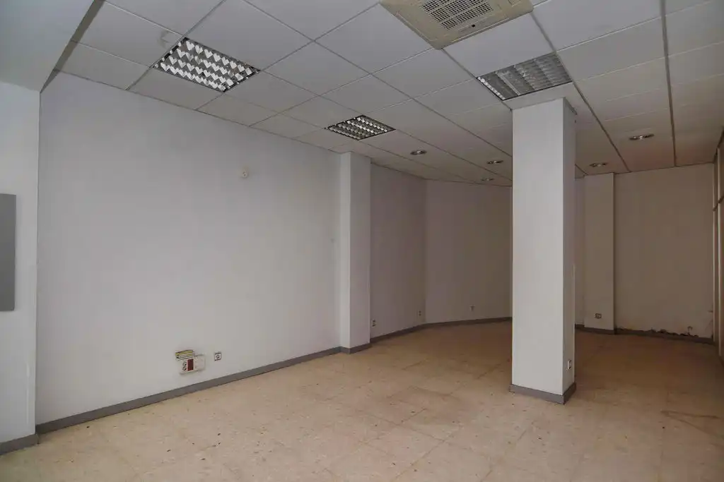 Local comercial en venda a C/ Camp del Mar, imagen 8