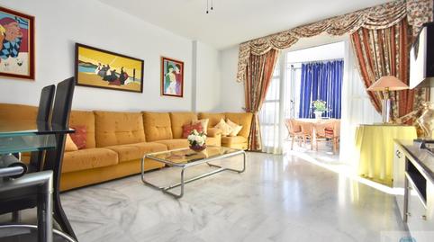 Foto 2 de Piso en venta en Alberto Morgenstein, Castillo Sohail - Myramar, Málaga