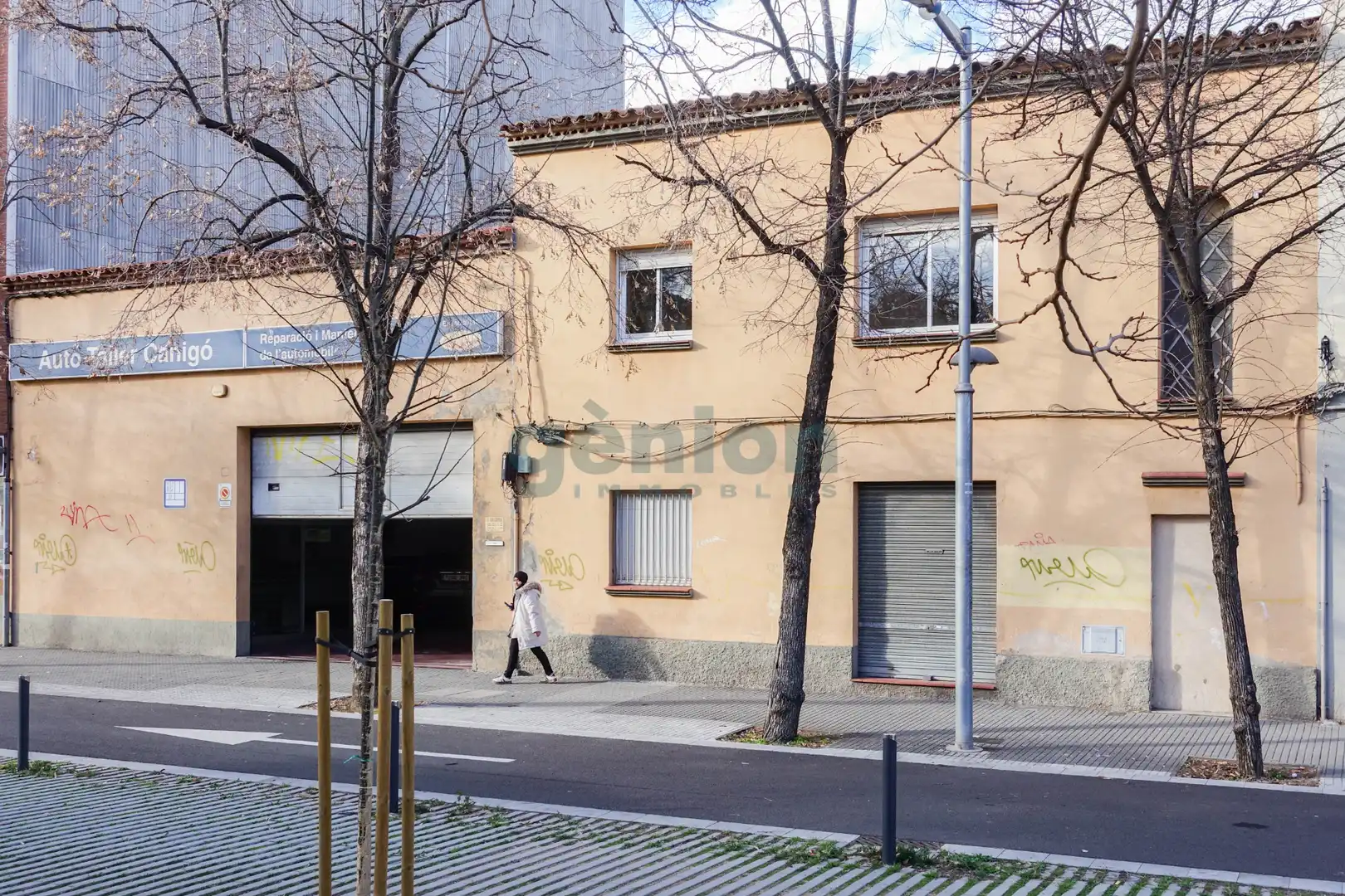 Außenansicht von Residential zum Verkauf in Salt
