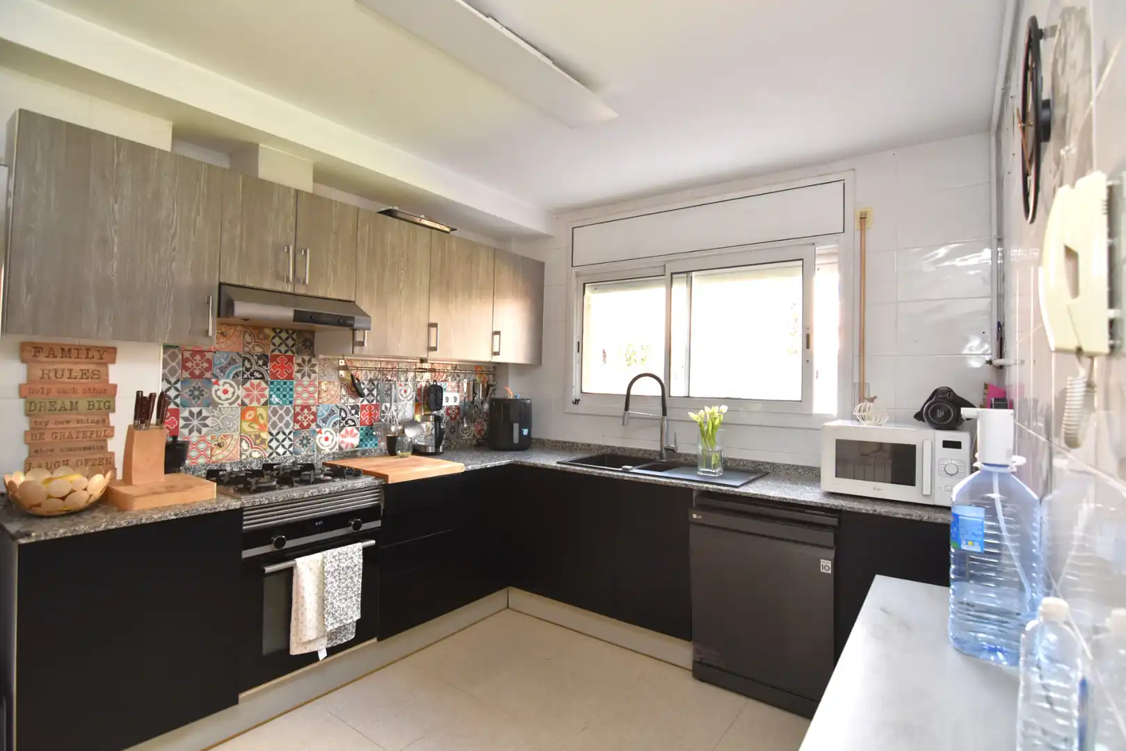 Cocina de Casa adosada en venta en Calella con Aire acondicionado, Calefacción y Jardín privado