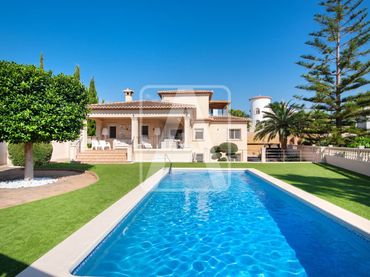 Villa avec piscine à vendre à La Fustera