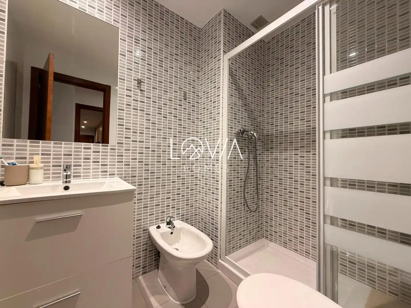 Bathroom of Flat for sale in Gijón   with Heating and Furnished