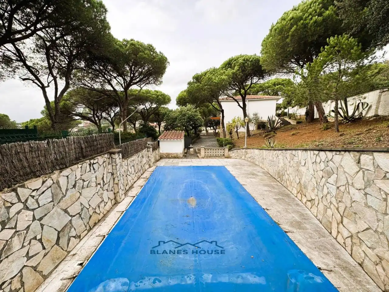 Vista exterior de Casa o xalet en venda en Tordera amb Aire condicionat, Jardí privat i Terrassa