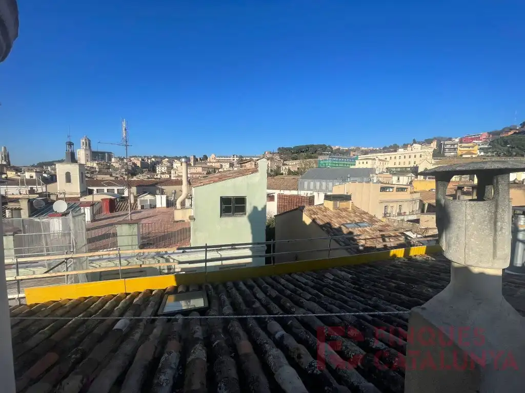 Vista exterior de Dúplex en venda en Girona