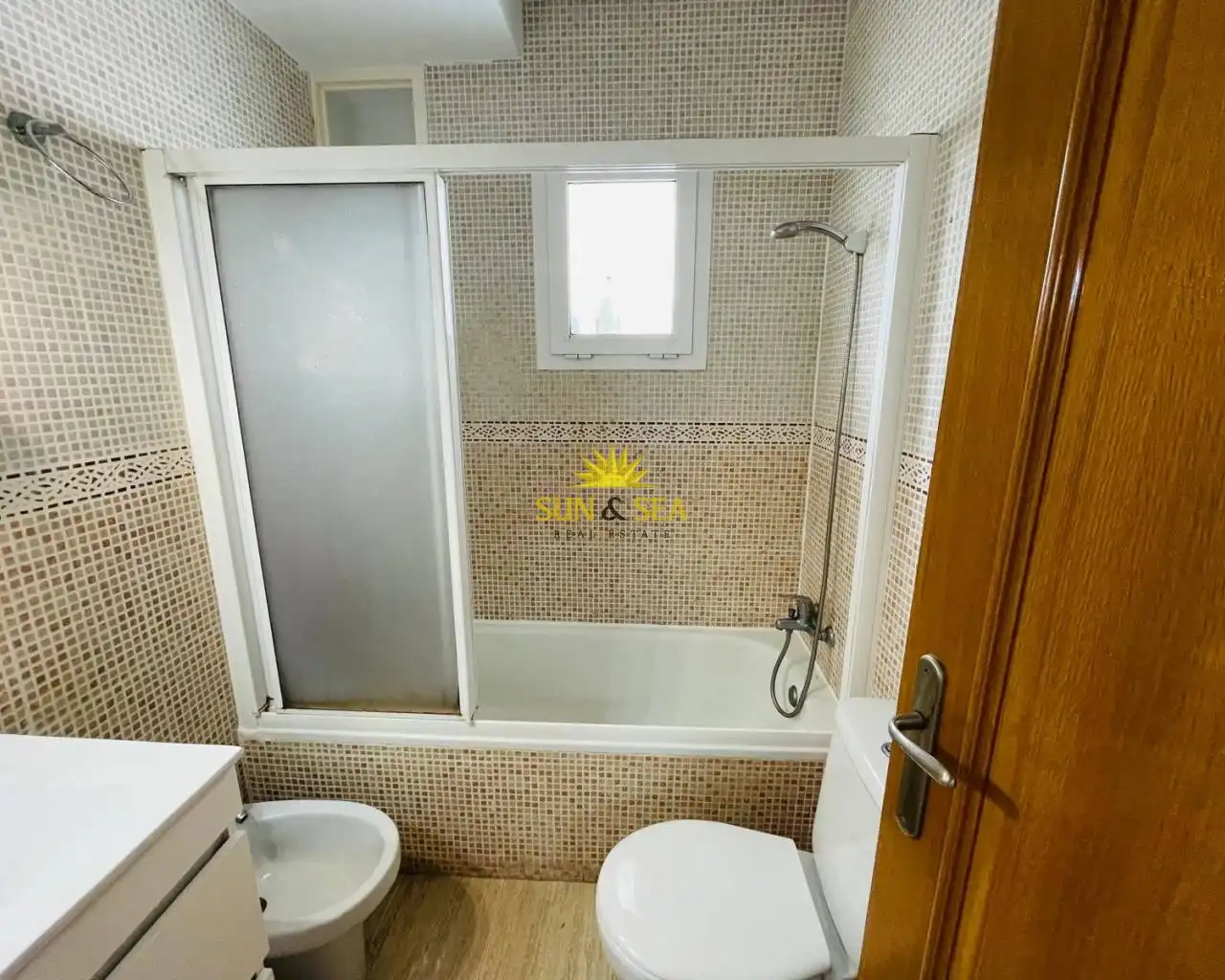 Baño de Apartamento de alquiler en Cartagena con Calefacción, Amueblado y Horno