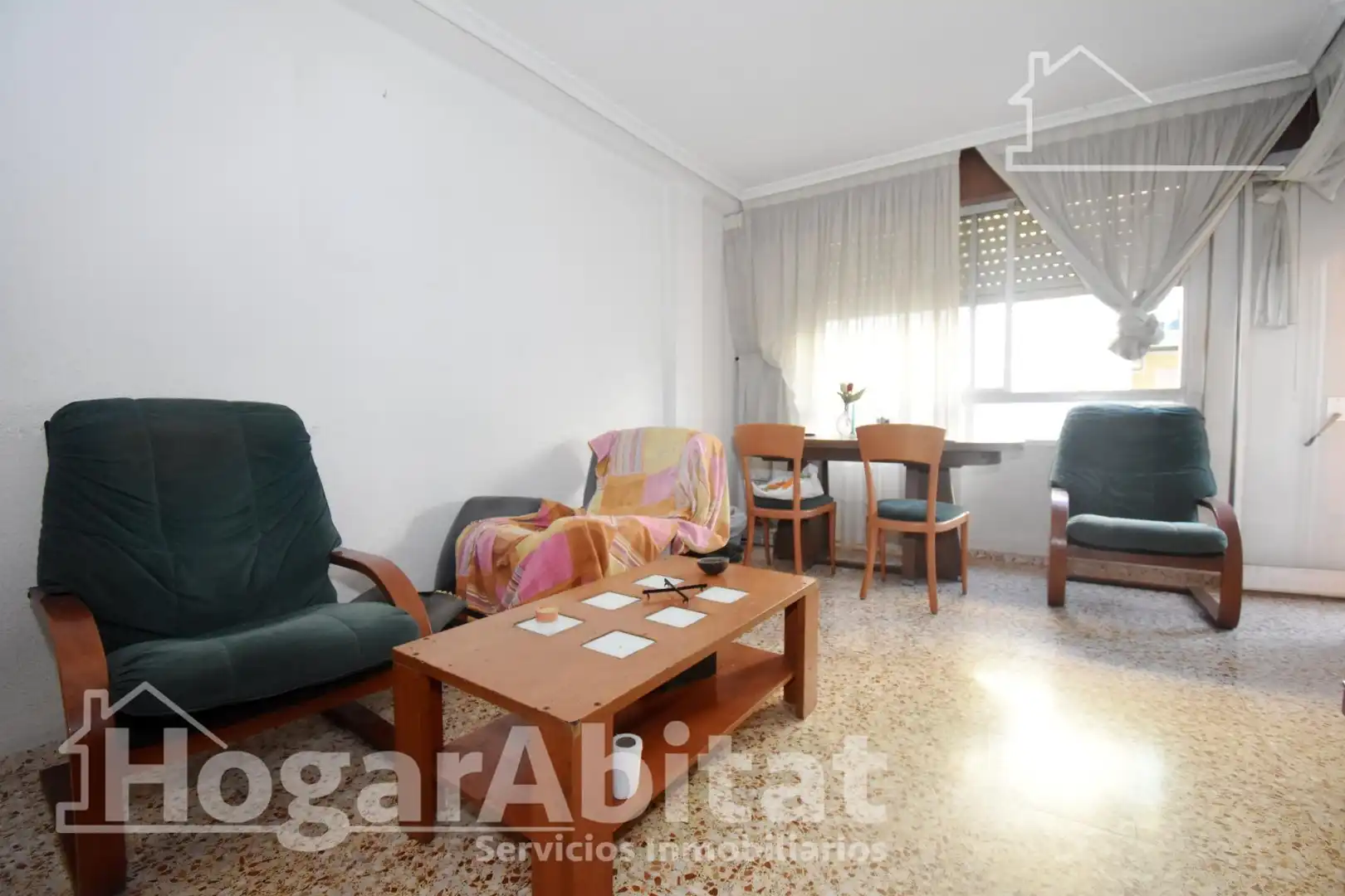 Sala de estar de Piso en venta en Castellón de la Plana / Castelló de la Plana con Trastero y Balcón