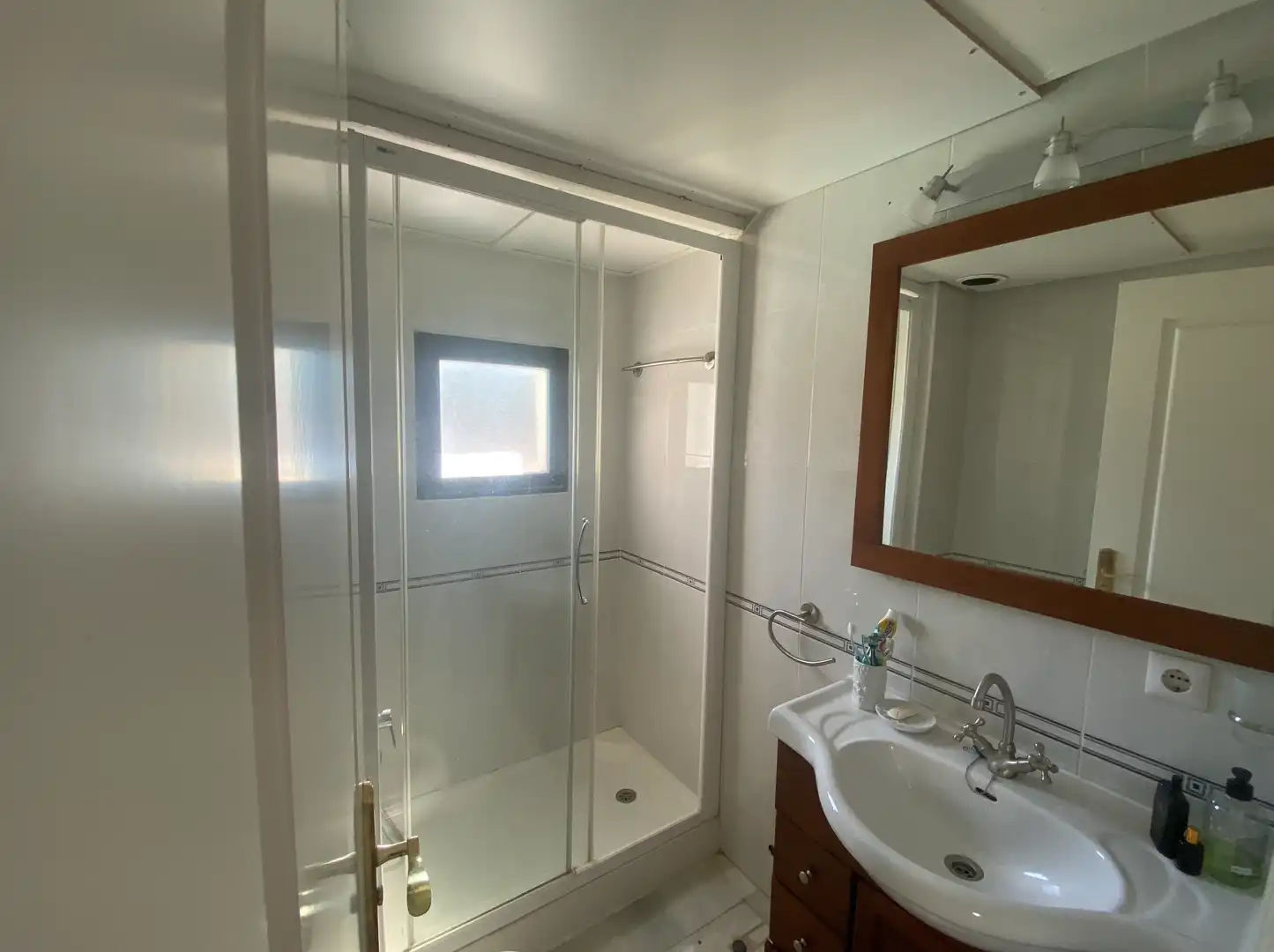 Bany de Apartament de lloguer en Marbella amb Aire condicionat, Terrassa i Piscina
