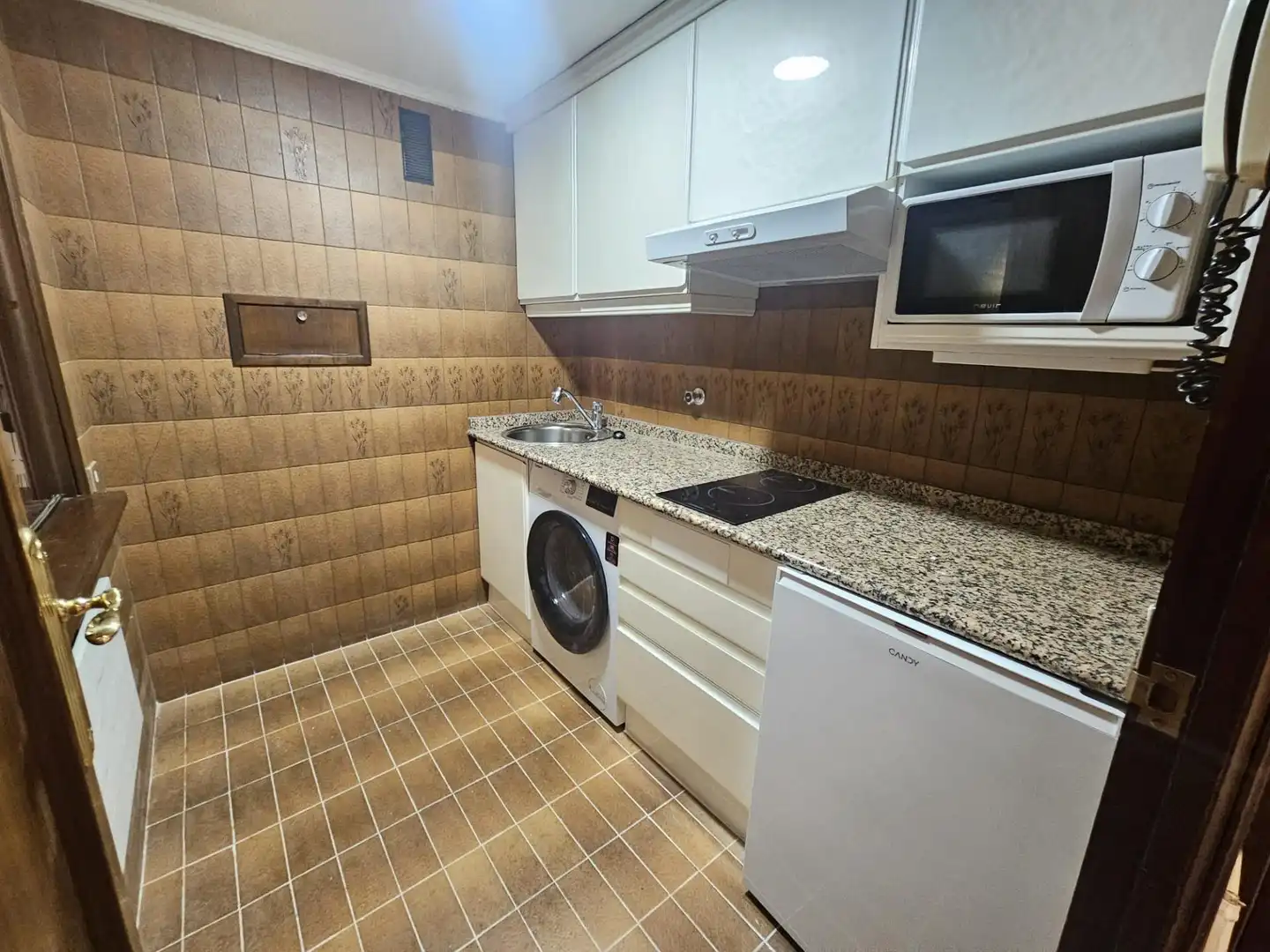 Cuina de Apartament de lloguer en Salamanca amb Calefacció, Parquet i Moblat