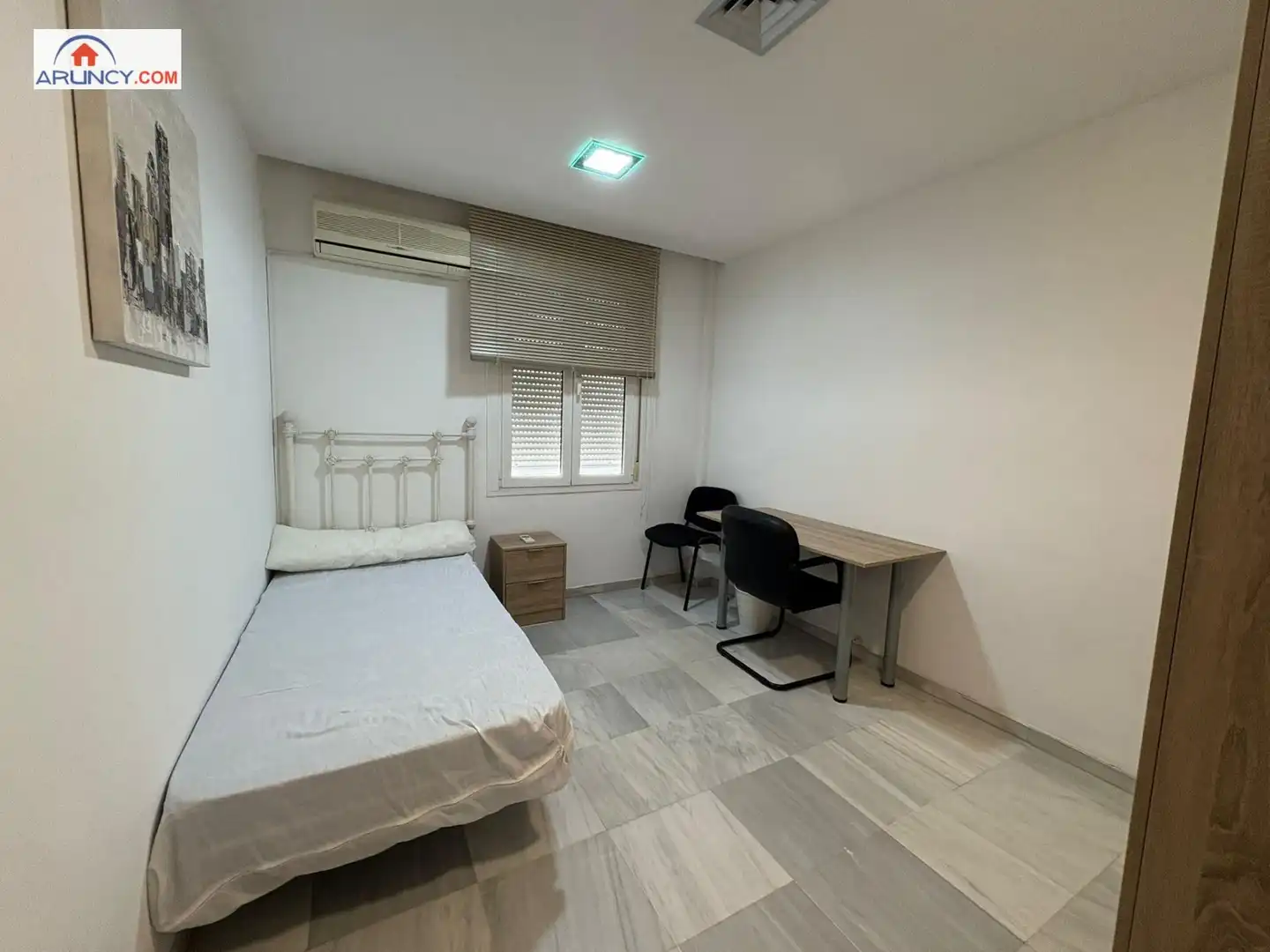 Bedroom of Flat for sale in Sevilla  with Air Conditioner, Terrace and Storage room