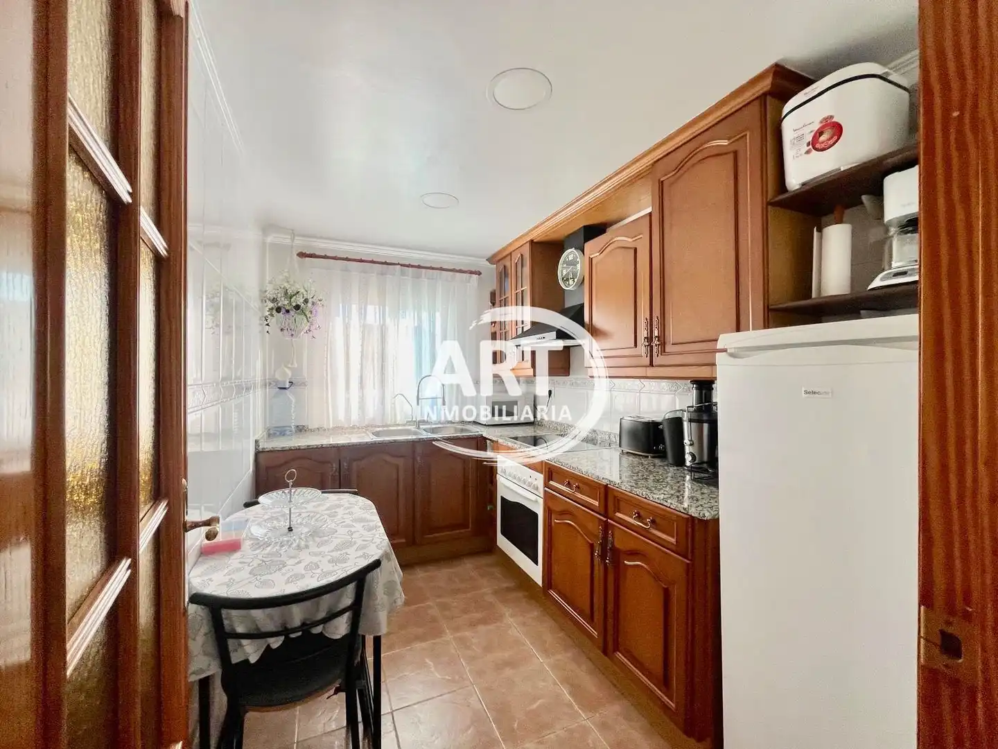 Cocina de Casa adosada en venta en La Pobla de Vallbona con Aire acondicionado, Calefacción y Jardín privado