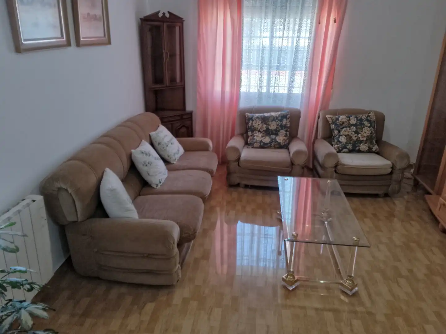 Sala d'estar de Casa o xalet de lloguer en Escalona amb Aire condicionat, Jardí privat i Terrassa