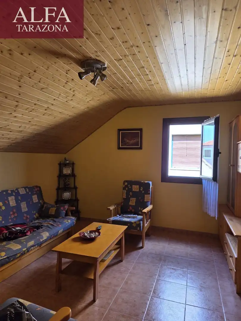 Wohnzimmer von Einfamilien-Reihenhaus zum Verkauf in Añón de Moncayo mit Privatgarten, Terrasse und Gemeinschaftspool