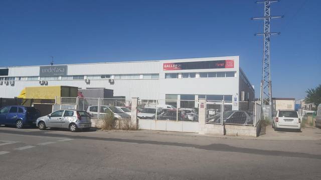 Nave industrial en Venta en Calle DERBI en Loeches