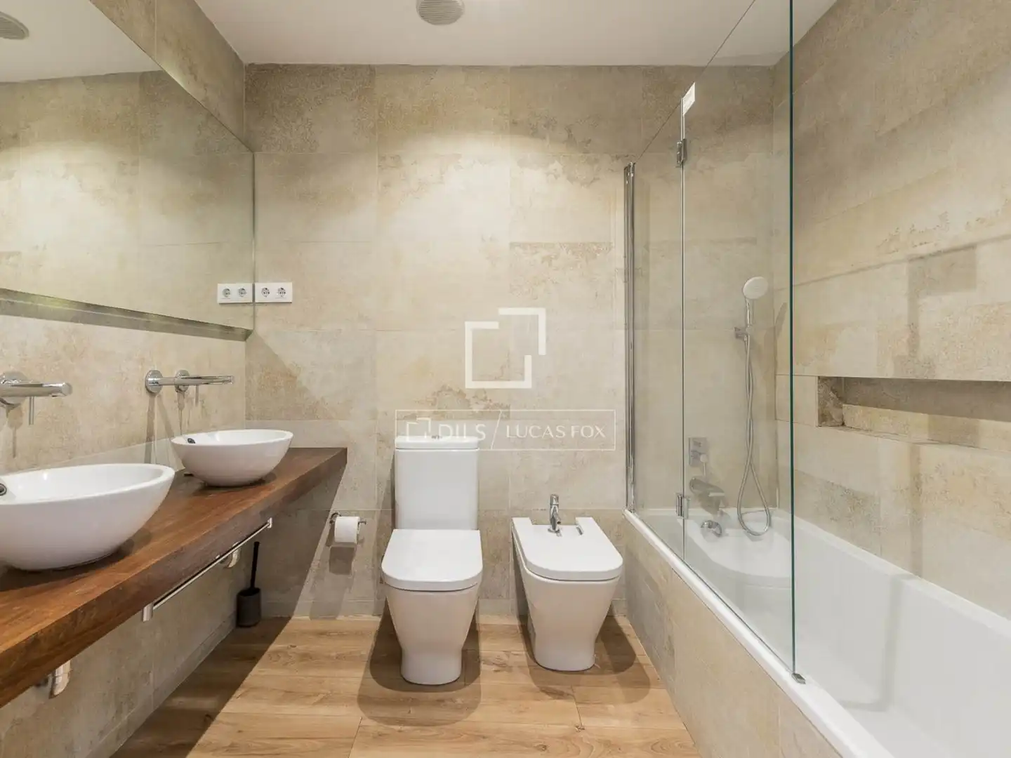 Baño de Piso en venta en Barcelona con Aire acondicionado y Calefacción