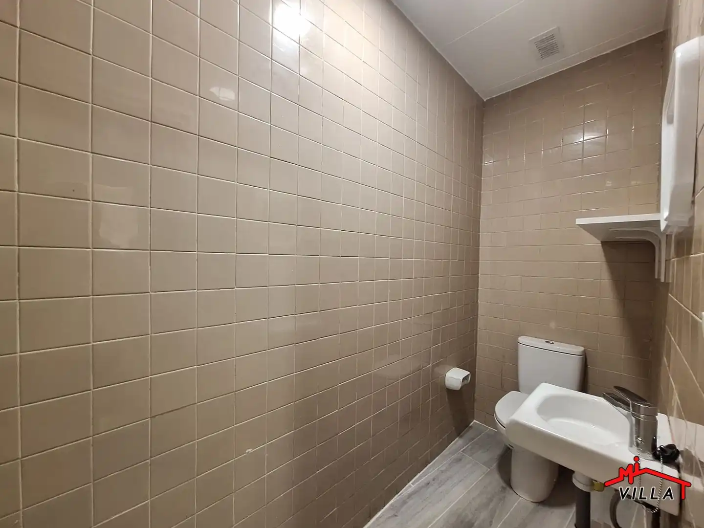 Badezimmer von Geschaftsraum zur Miete in Laredo