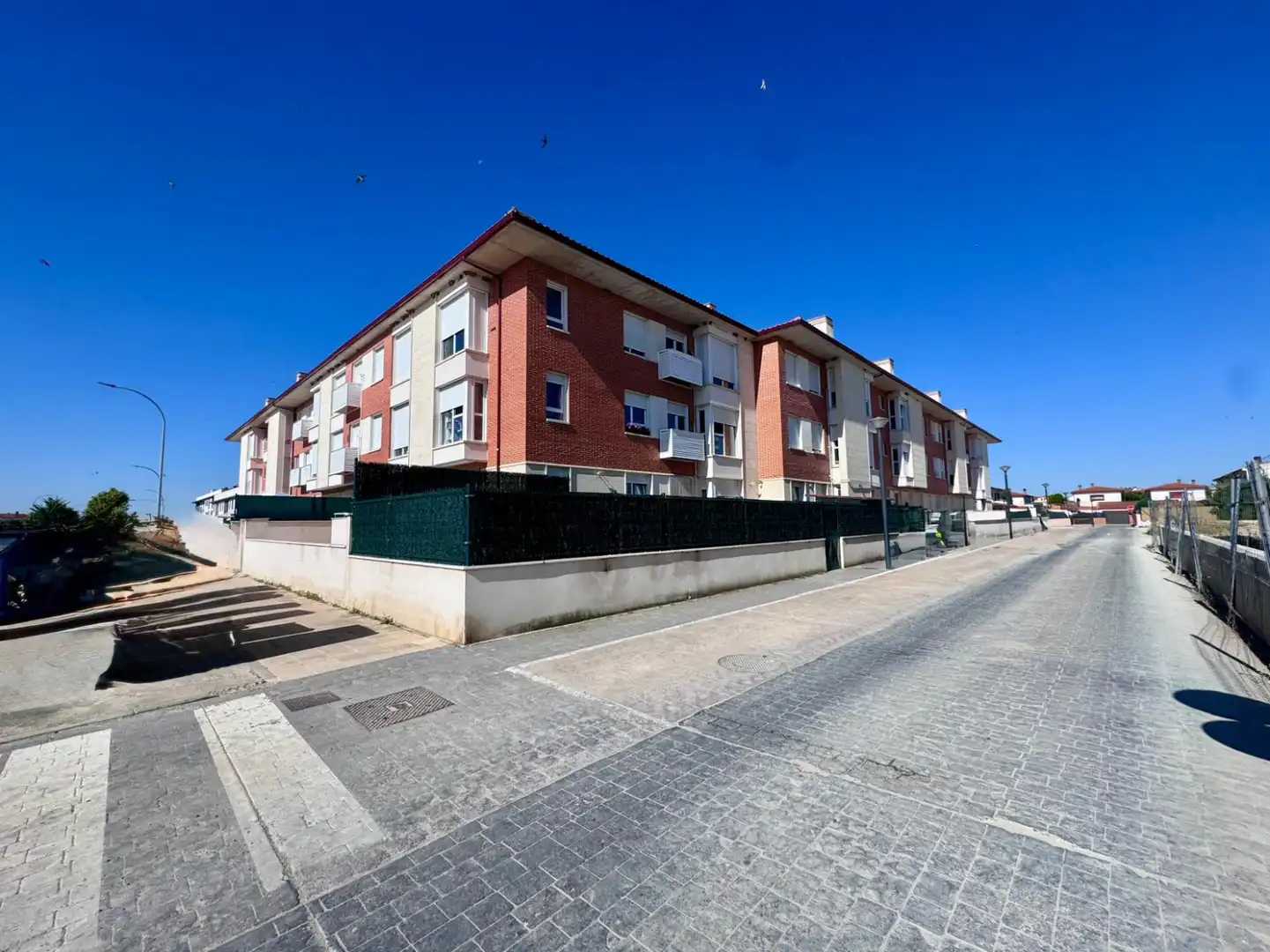 Vista exterior de Piso en venta en Villalobón con Calefacción y Trastero
