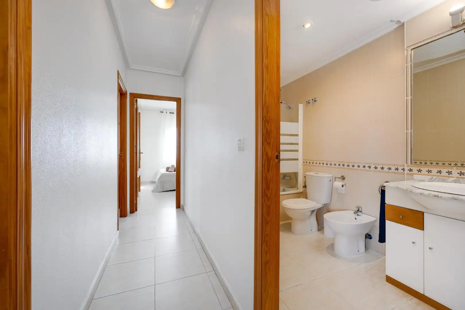 Baño de Piso en venta en Orihuela con Aire acondicionado, Amueblado y Piscina comunitaria