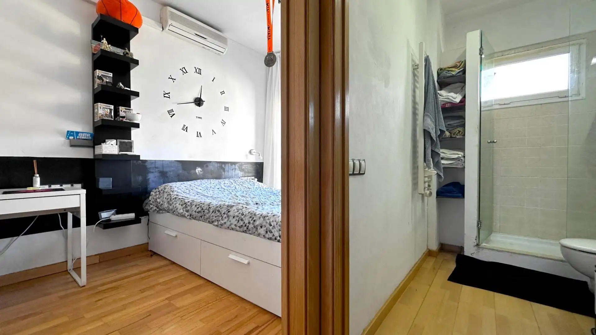 Habitación de Casa o chalet en venta en Terrassa con Aire acondicionado, Calefacción y Terraza