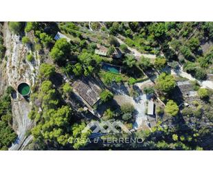 Vista exterior de Casa o xalet en venda en Nerja amb Piscina