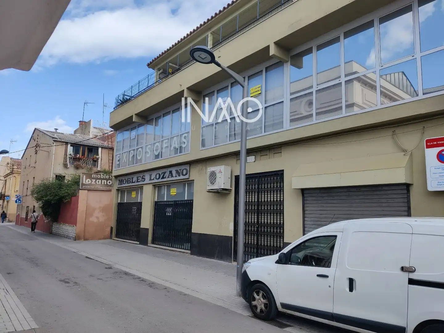 Vista exterior de Local de alquiler en Rubí