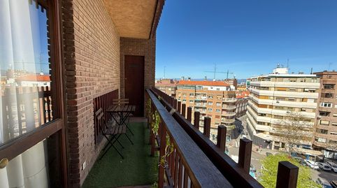 Foto 3 de Estudio de alquiler en Castillejos - Cuzco, Madrid Capital