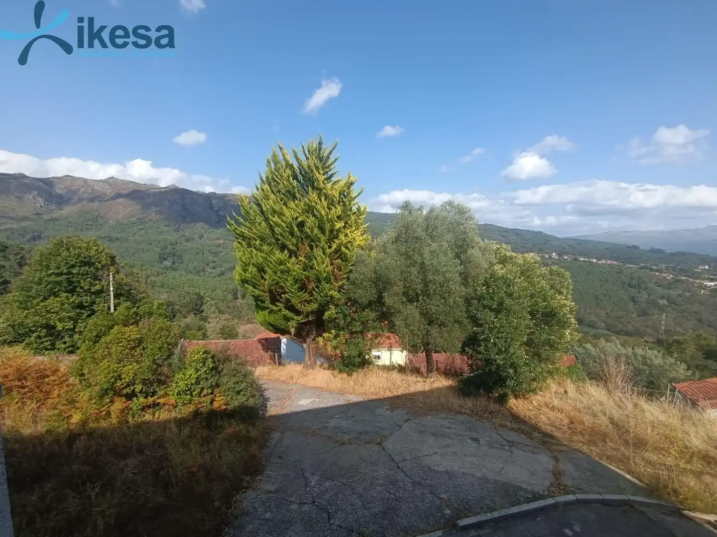 Casa o xalet en venda en Entrimo amb Jardí privat