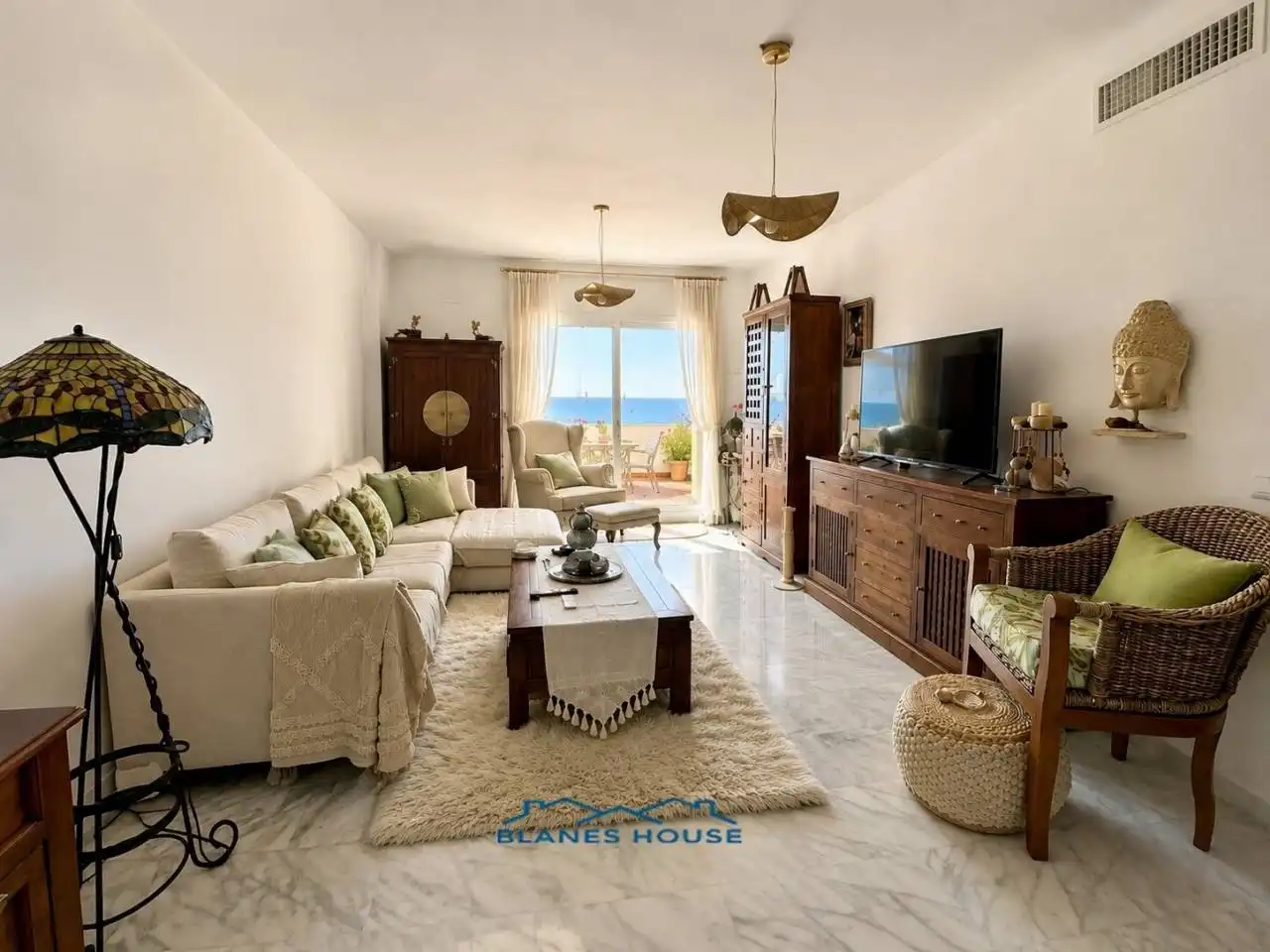 Sala de estar de Dúplex en venta en Marbella con Aire acondicionado, Calefacción y Terraza