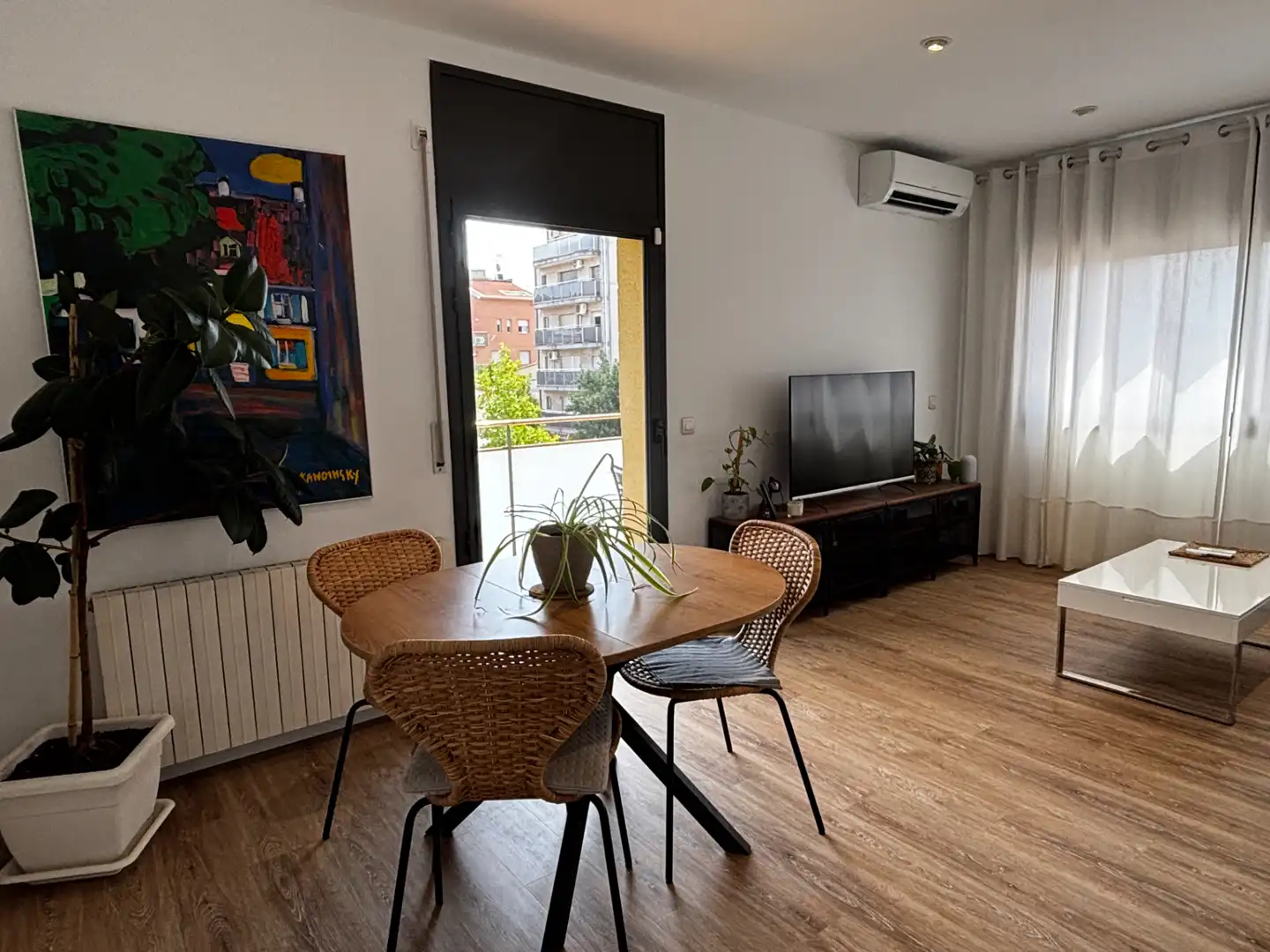 Living room of Flat for sale in Terrassa  with Air Conditioner, Heating and Parquet flooring