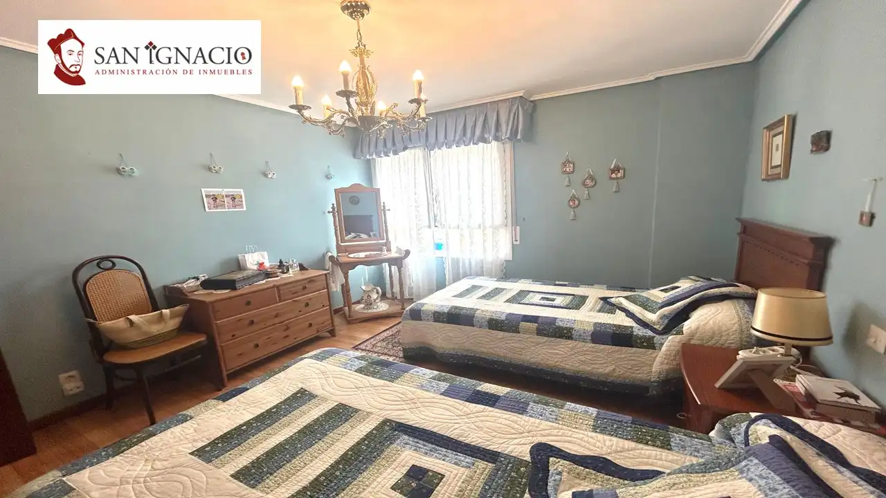 Bedroom of Flat for sale in Villarcayo de Merindad de Castilla la Vieja  with Furnished