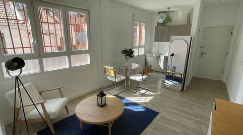 Foto 4 de Piso de alquiler en Valdeacederas, Madrid Capital
