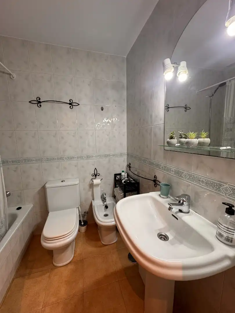 Baño de Apartamento en venta en Chiclana de la Frontera con Aire acondicionado, Amueblado y Piscina comunitaria