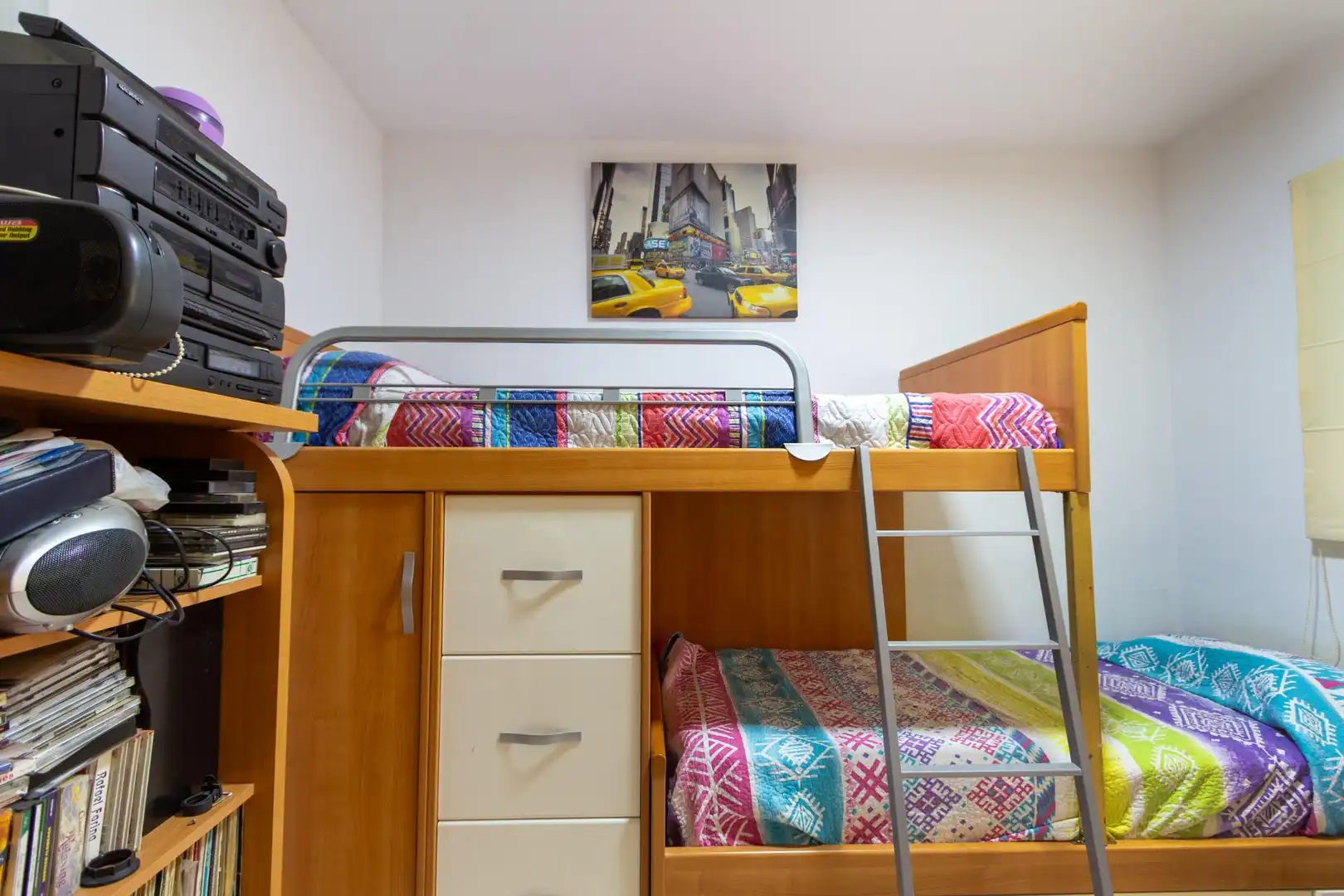 Dormitori de Pis en venda en Granada amb Aire condicionat i Terrassa