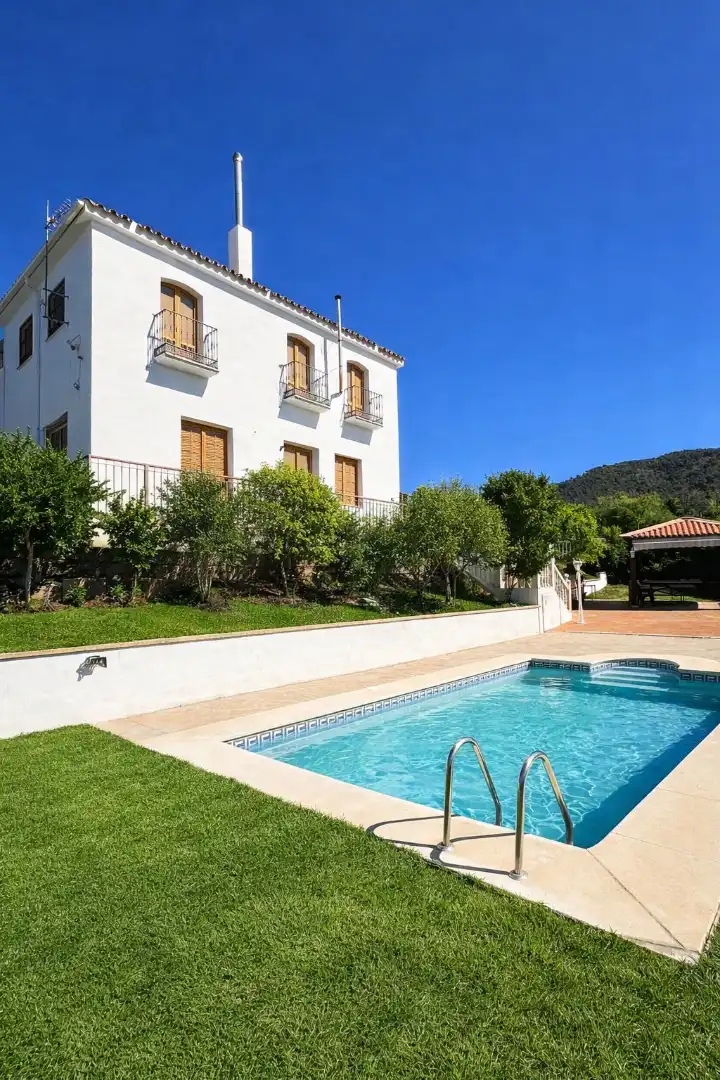 Swimming pool of Houses for sale in Carratraca  with Air Conditioner, Heating and Private garden