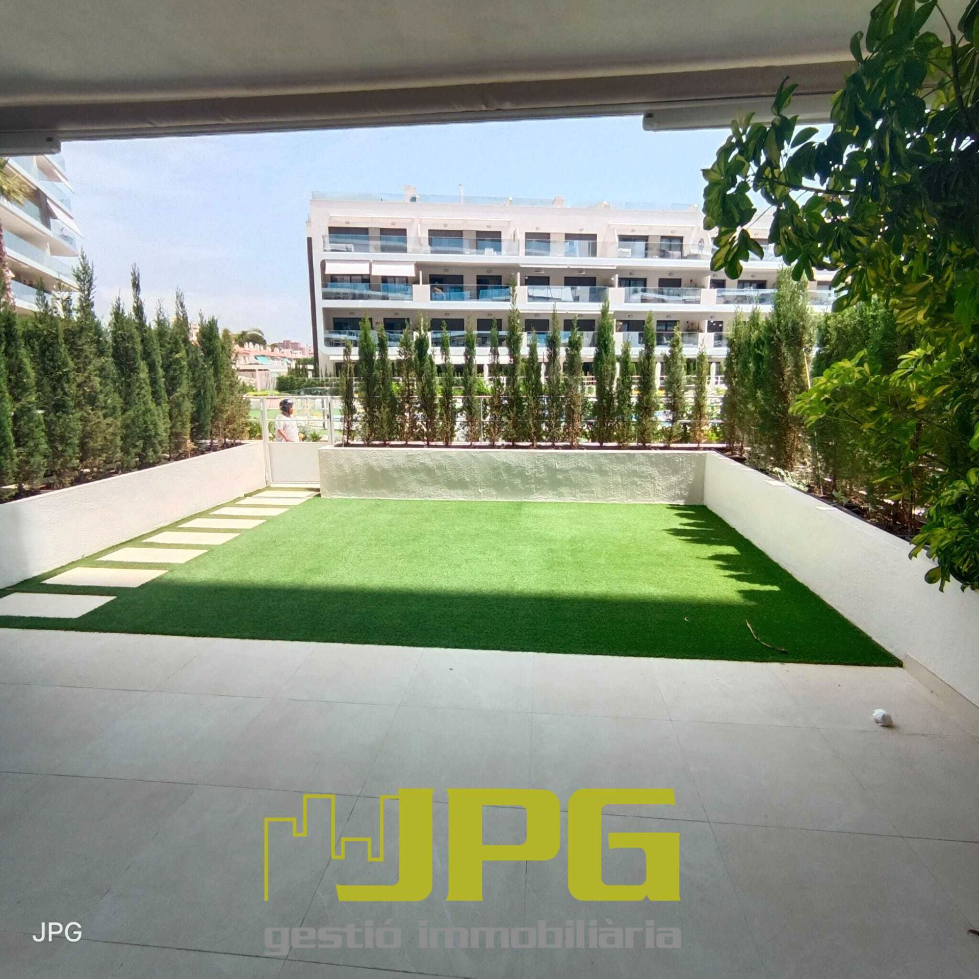 Terrassa de Pis en venda en Alicante / Alacant amb Aire condicionat, Calefacció i Jardí privat