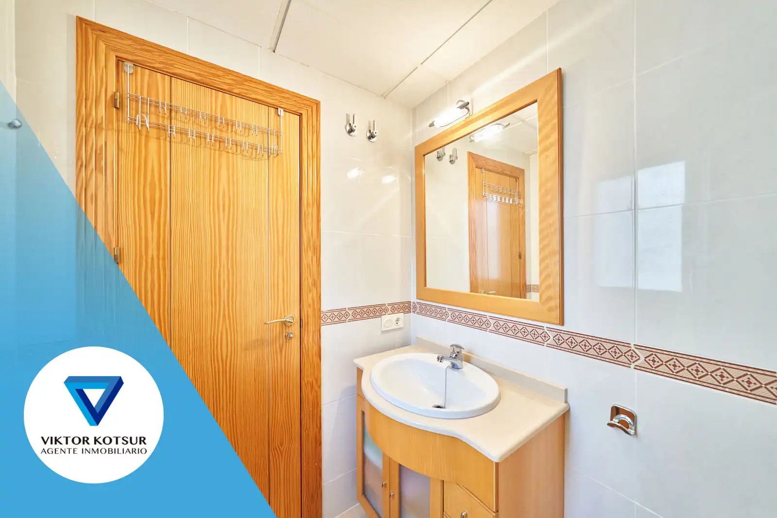 Bathroom of Attic for sale in Roquetas de Mar  with Air Conditioner, Heating and Terrace