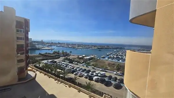 Habitación de Apartamento en venta en La Manga del Mar Menor con Aire acondicionado, Calefacción y Terraza