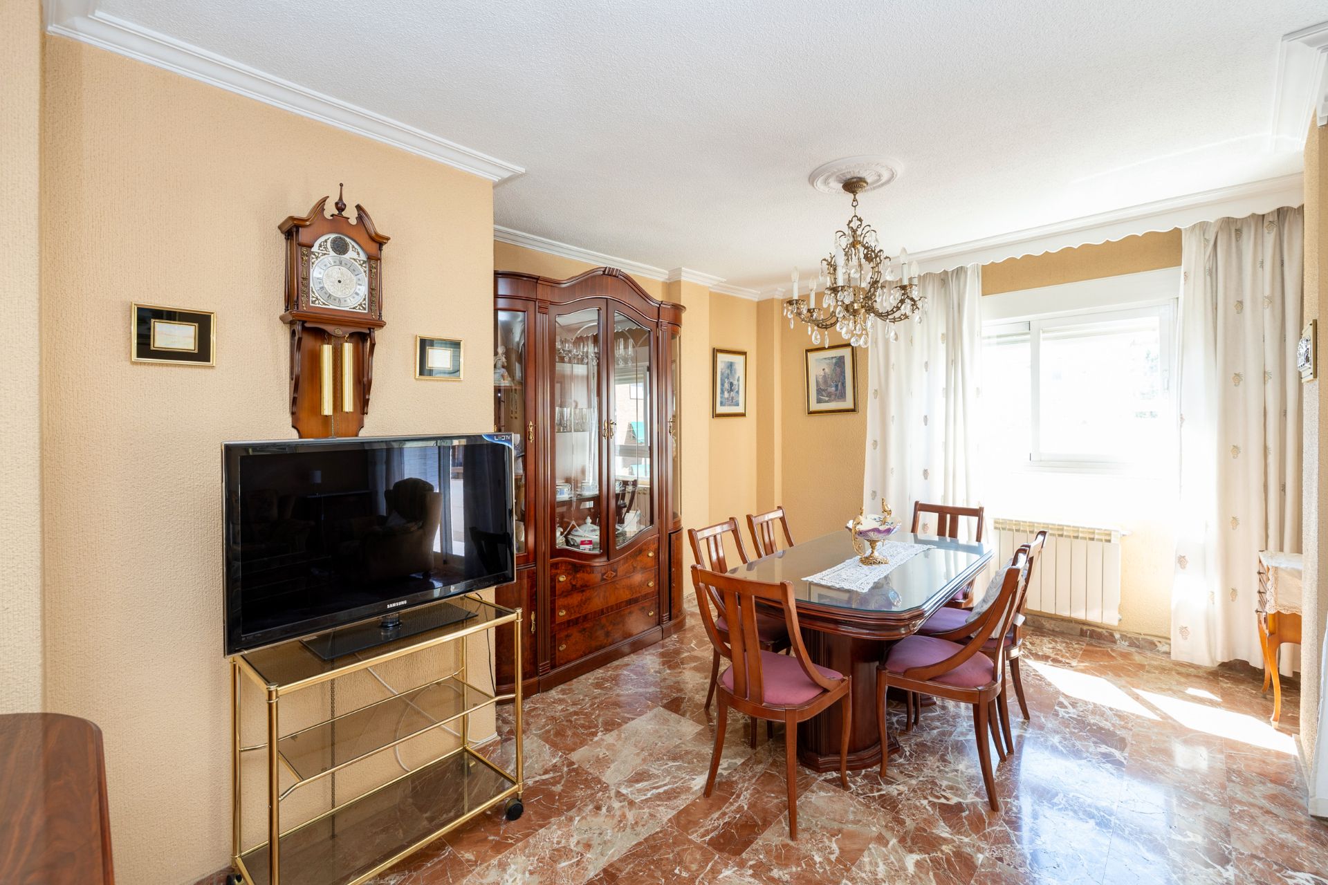 Dining room of Flat to rent in  Granada Capital  with Air Conditioner, Heating and Furnished